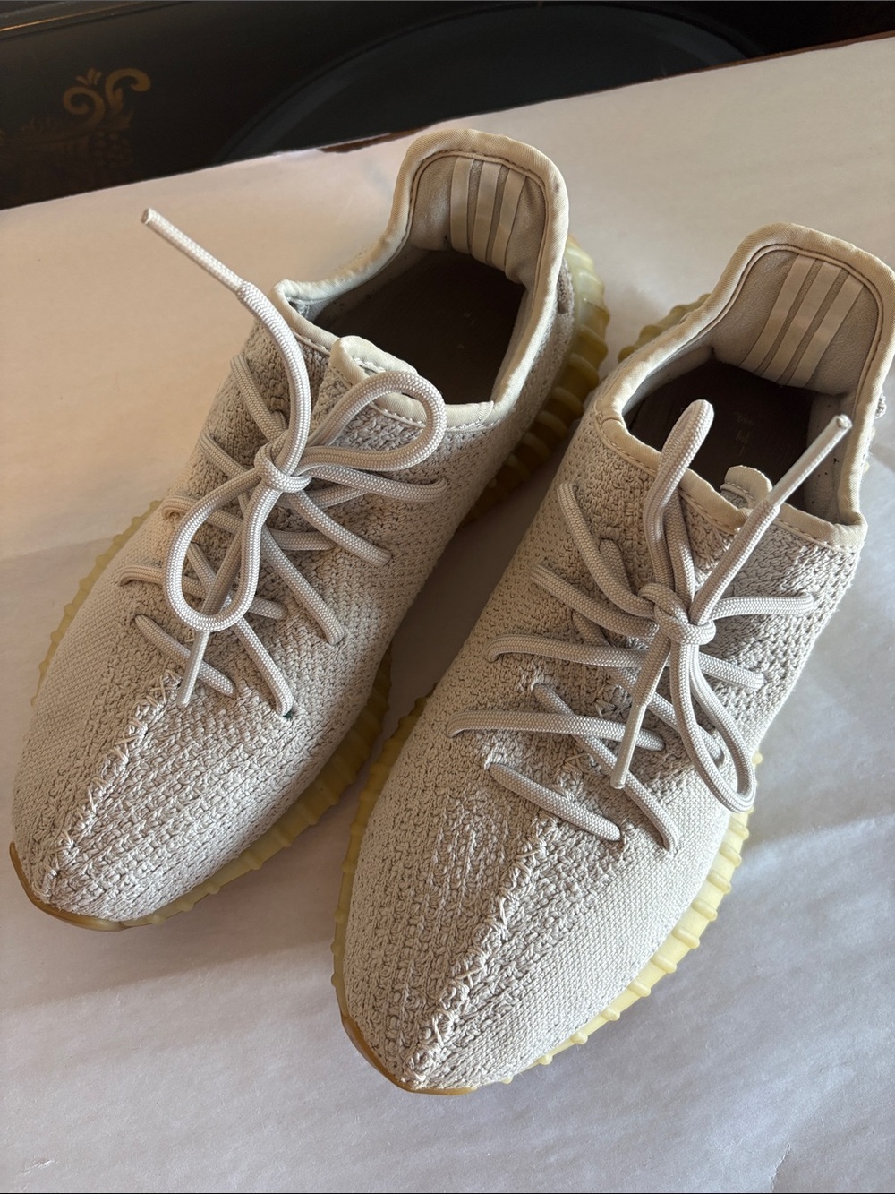 Adidas Yeezy sneakers womens 7.5 / mens 9 - Picture 5 of 6